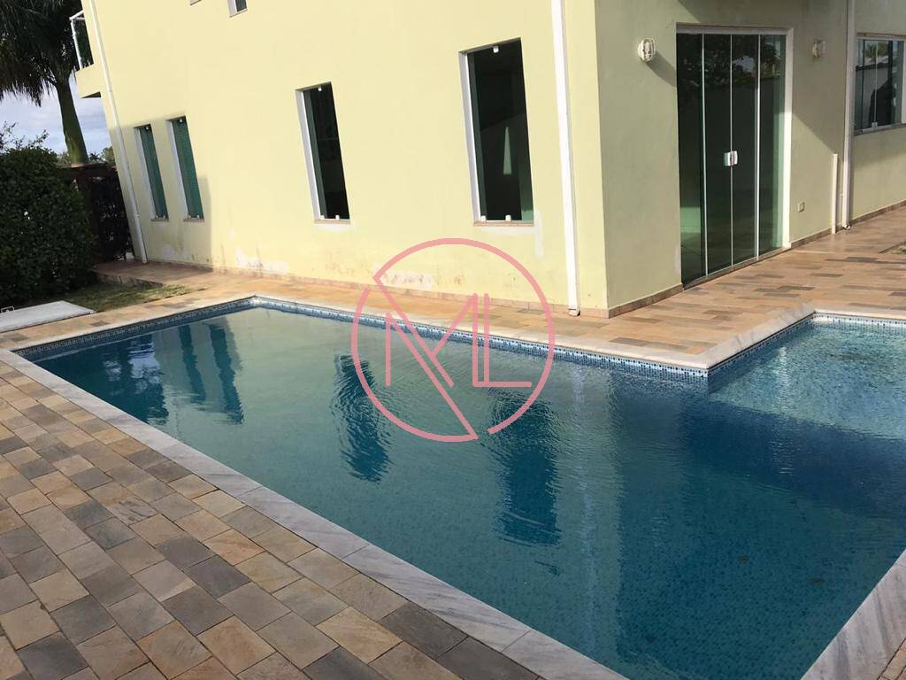 
			
				Ótimo sobrado c/ piscina NVI			
		